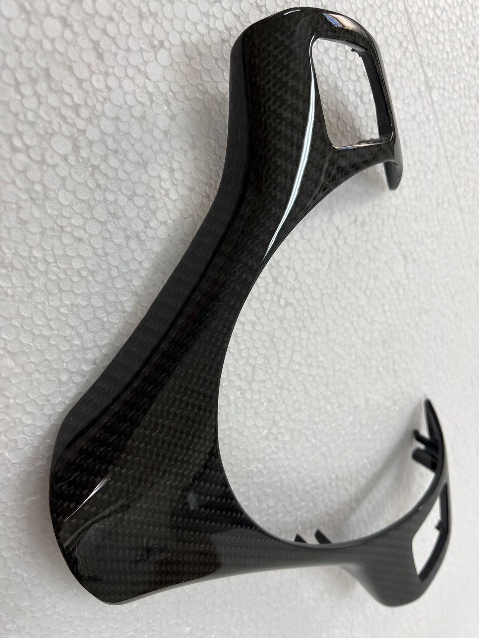 Carbon steering wheel clip for the BMW E90 / 91/92