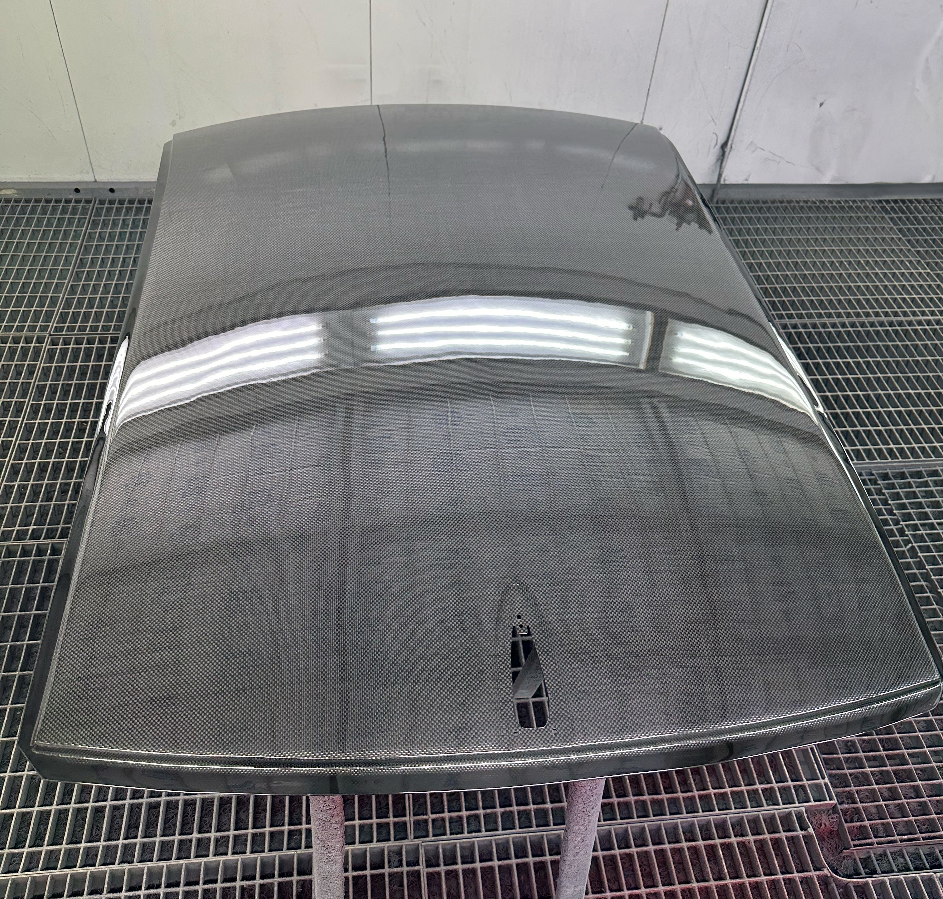 Carbon CSL roof compatible with BMW E60 M5