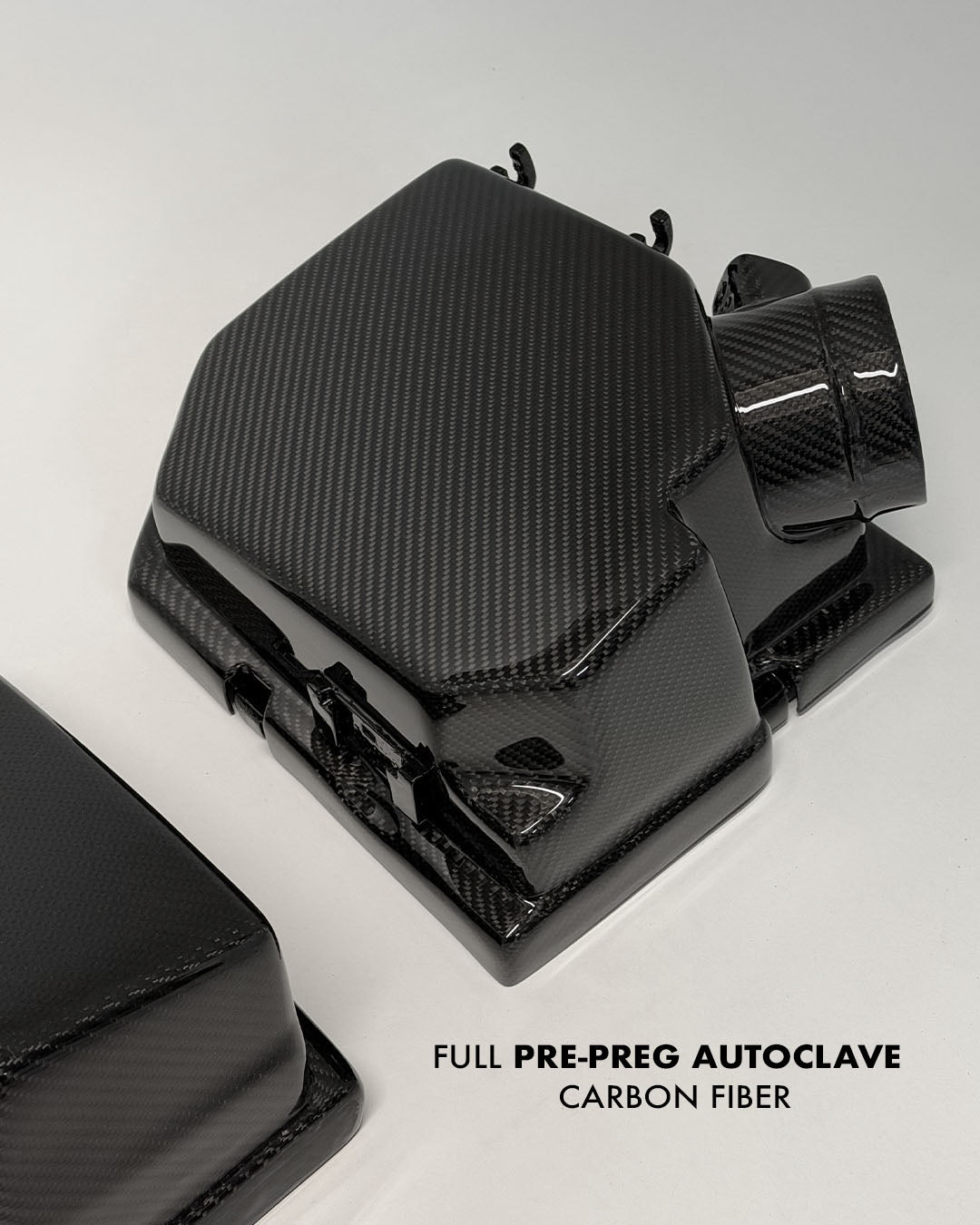 Carbon Luftfilterkasten kompatibel mit BMW E60 / E61 / E63 M5 M6