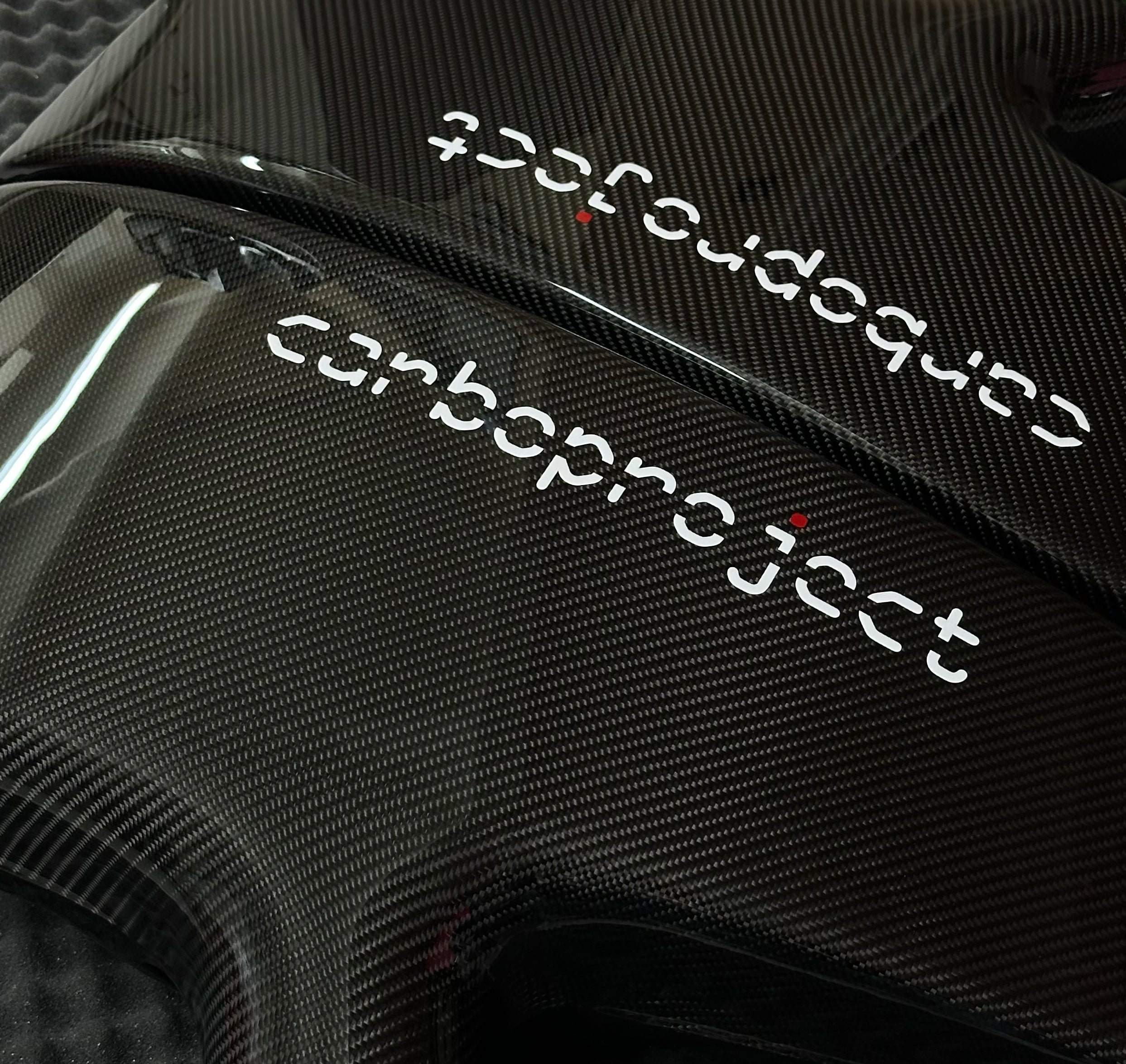 Carbon Airbox compatible with BMW E60 / E61 / E63 M5 M6