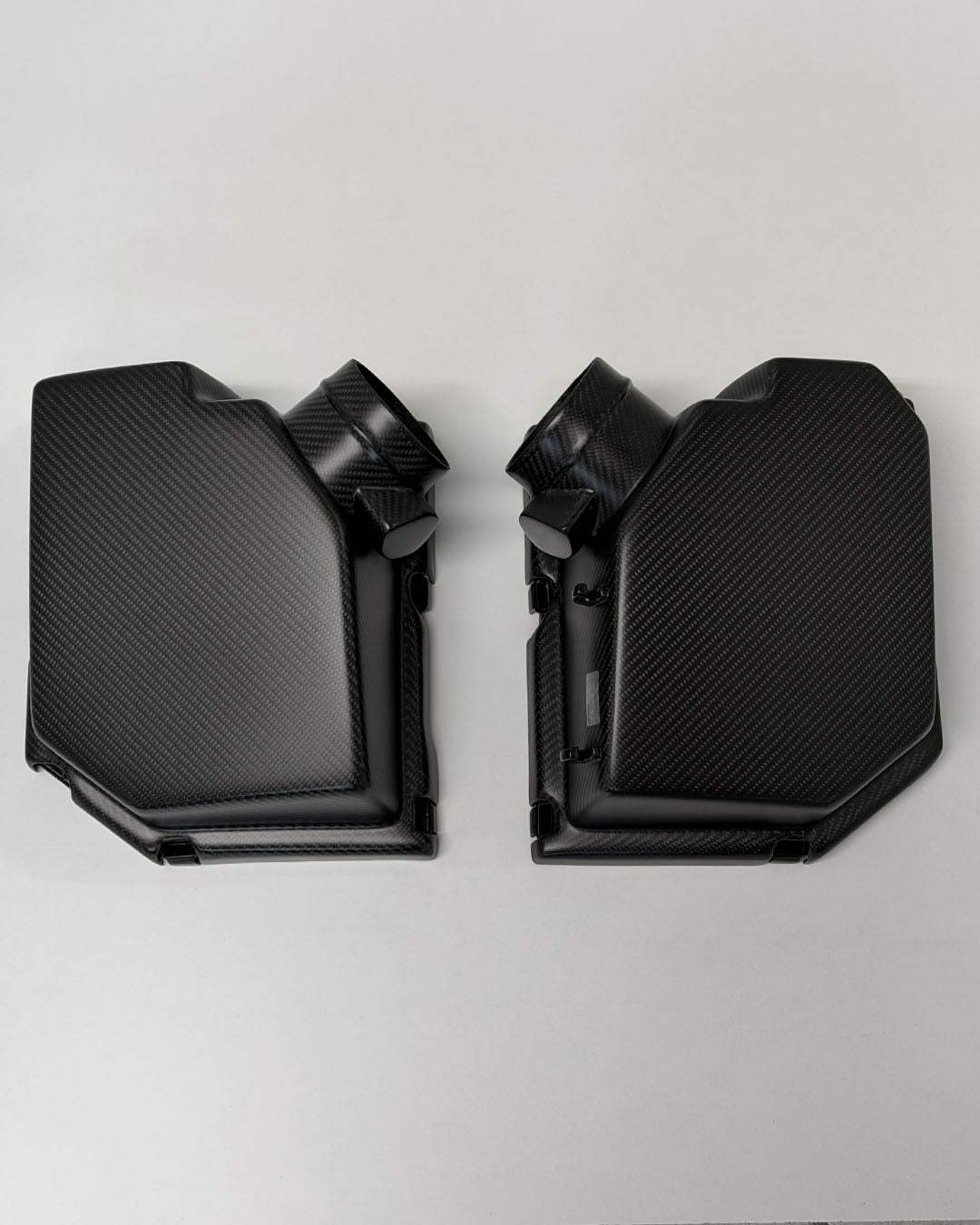 Carbon air filter housing compatible with BMW E60 / E61 / E63 M5 M6