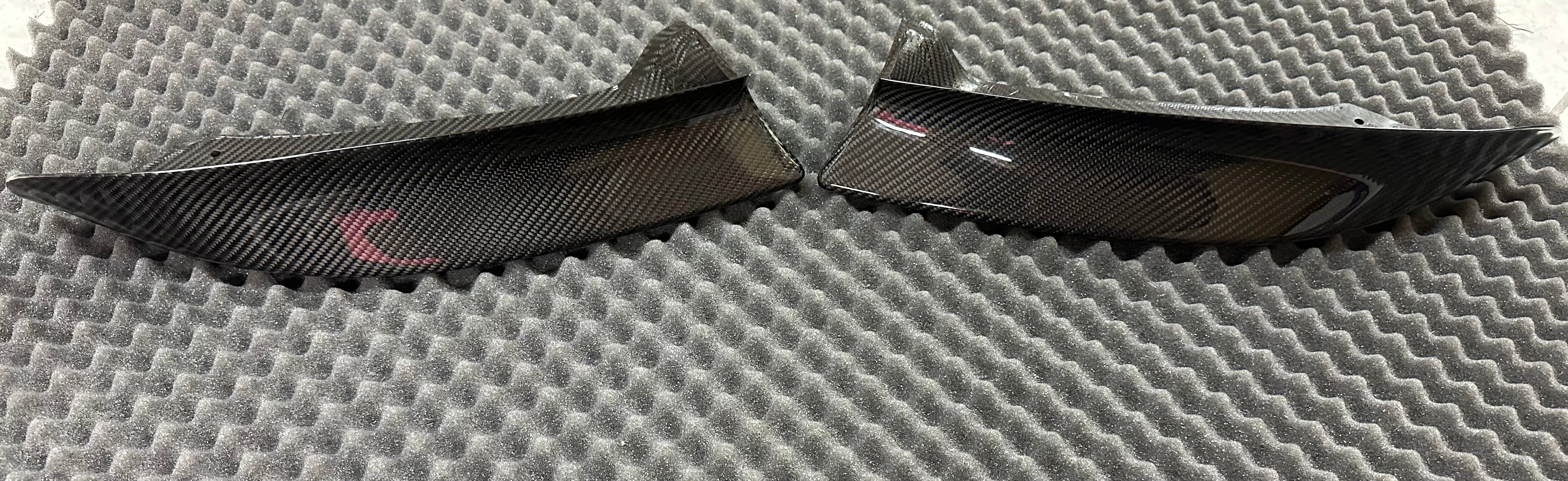 Full carbon front flaps compatible with BMW E46