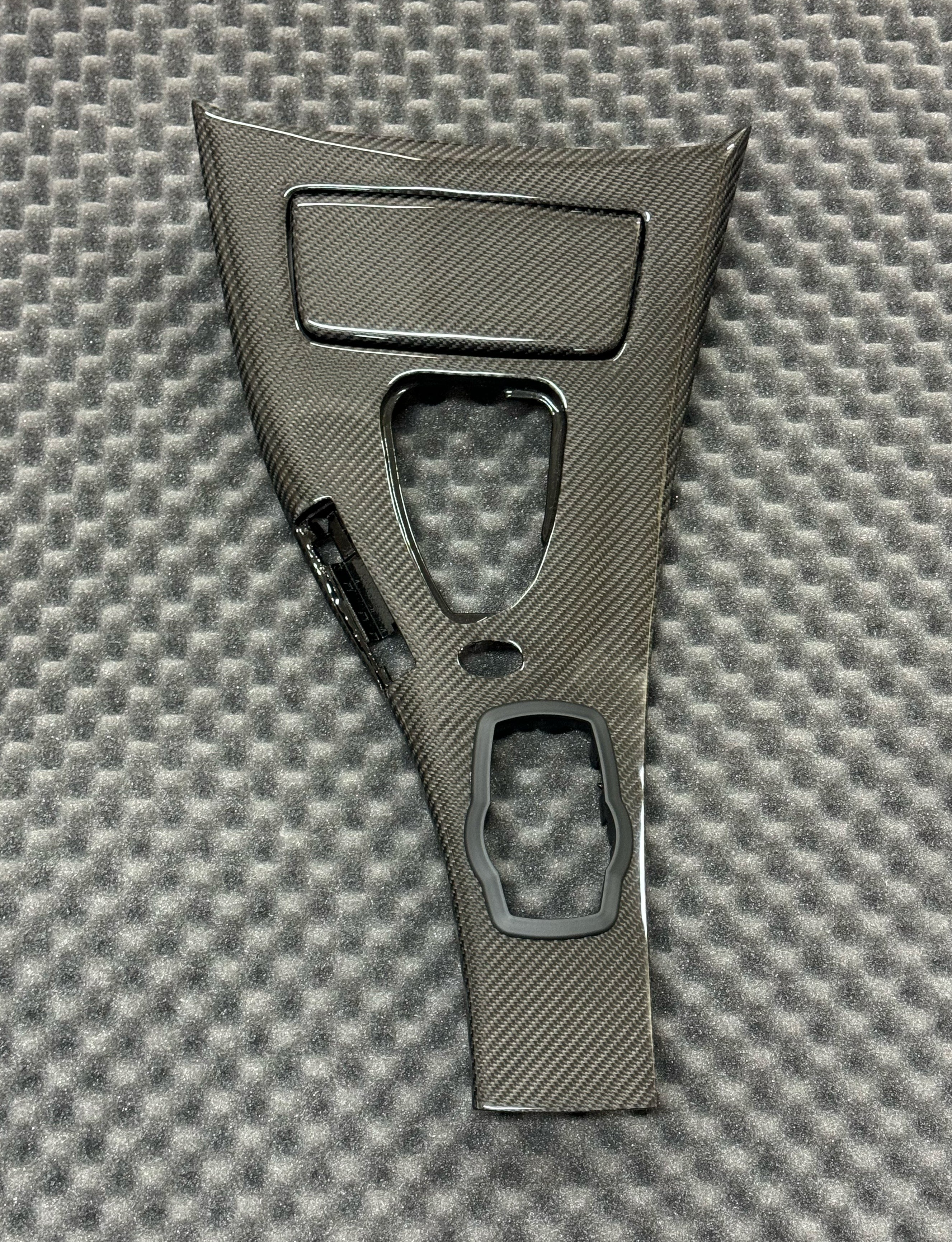 CARBON CENTER CONSOLE FOR THE BMW E90/92/93 M3