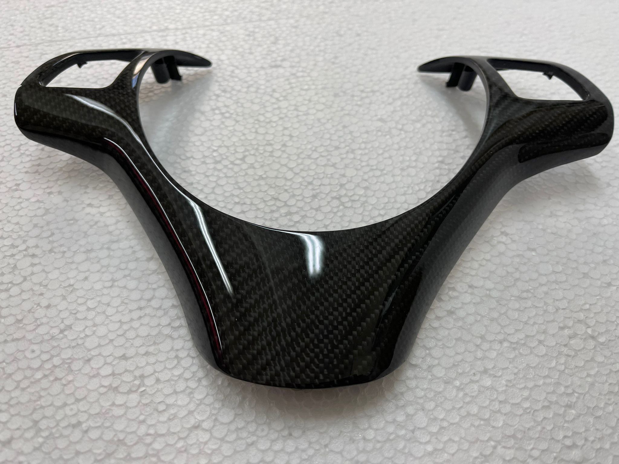 Carbon steering wheel clip for the BMW E90 / 91/92