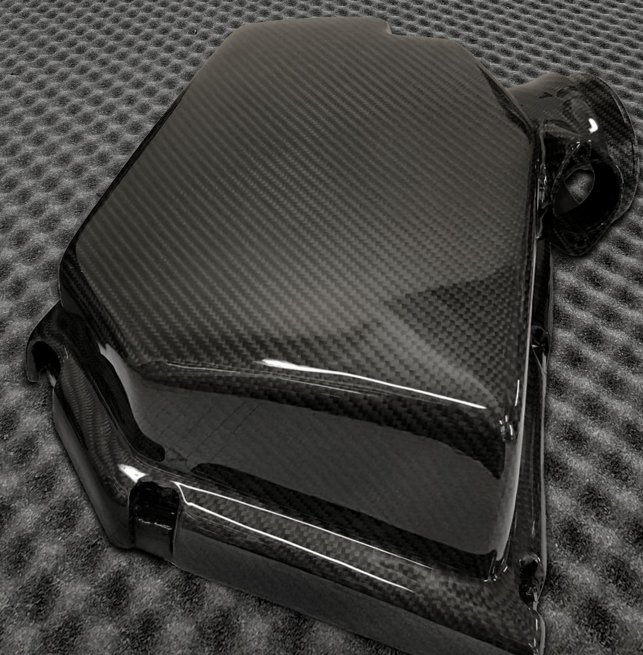 Carbon Luftfilterkasten für den BMW E60 / E61 / E63 M5 M6