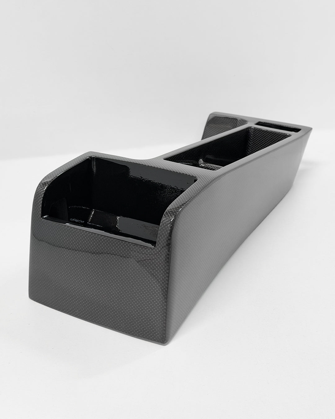 Hochwertige BMW E46 Mittelkonsole aus Echt-Carbon mit edler Oberfläche